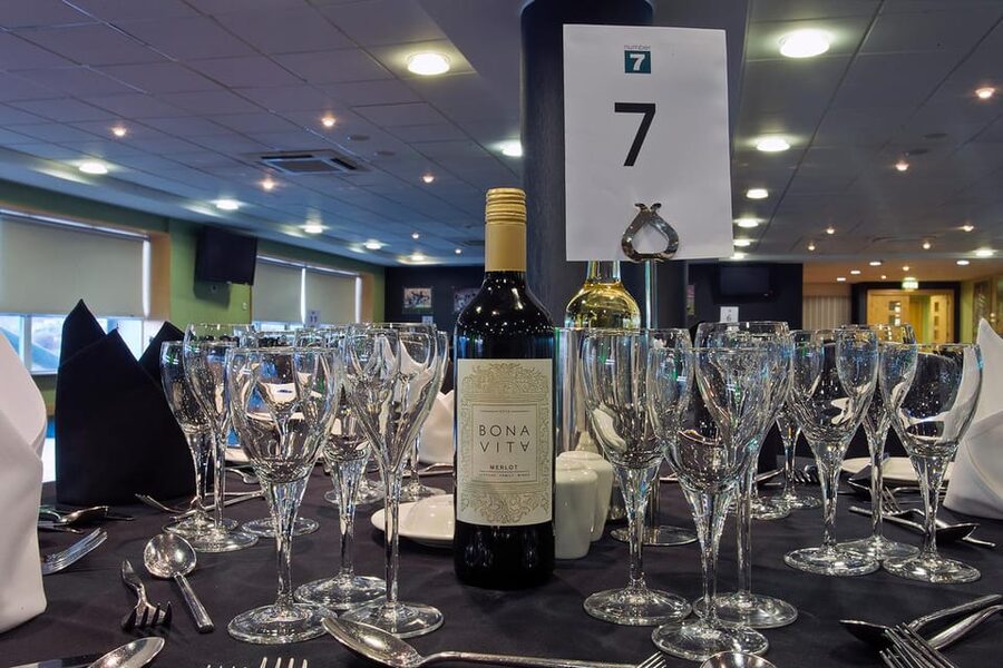 Glasgow: Celtic Park Number 7 Restaurant - Eating above the Celtic Park pitch