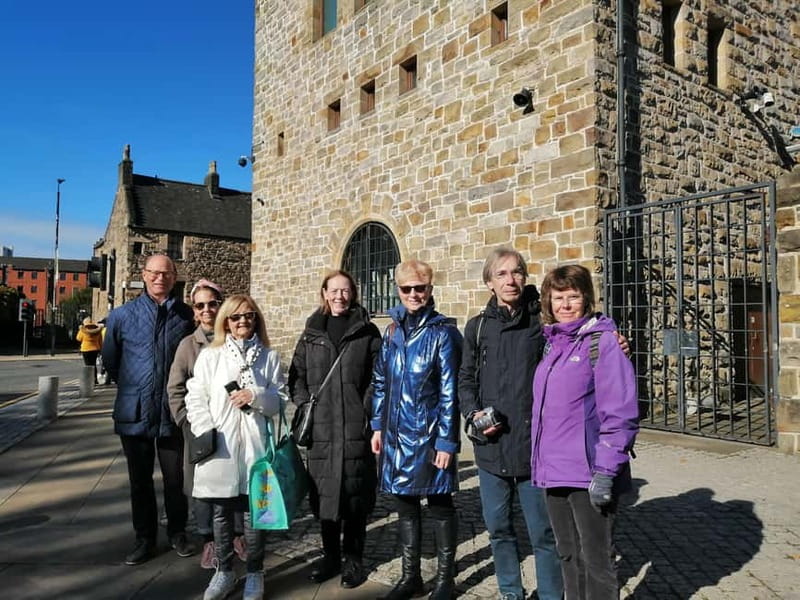 Glasgow: City Center Guided Walking Tour - A pause at the Necropolis