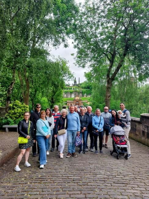 Glasgow: City Center Guided Walking Tour - Street art, Ingram Street, and the modern city