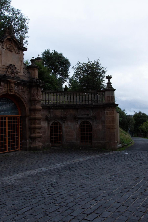 Glasgow: Ghouls, Ghosts & Gruesome Tales Guided Walking Tour - Key points to know before booking