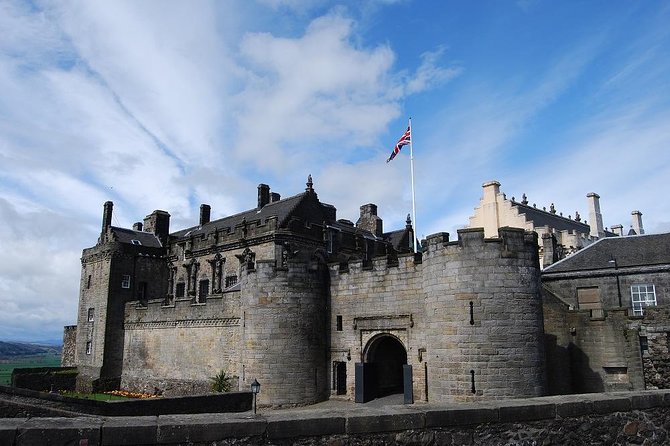 Glasgow (Greenock) Shore Excursion: Stirling, Loch Lomond & The Highlands - Aberfoyle gives you lunch and a village break