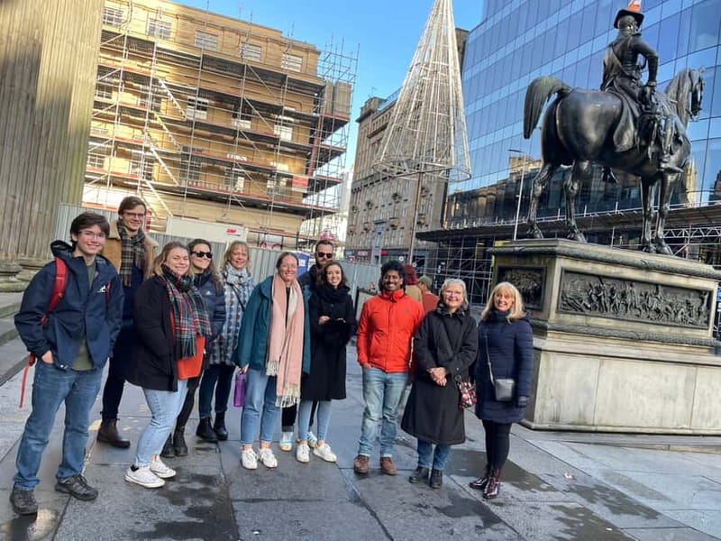 Glasgow: Historical Walking Tour: Guided by a local actor - George Square and the making of a city