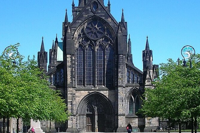 Glasgow Private Self-Guided Tour - Murals that change the tone of the walk