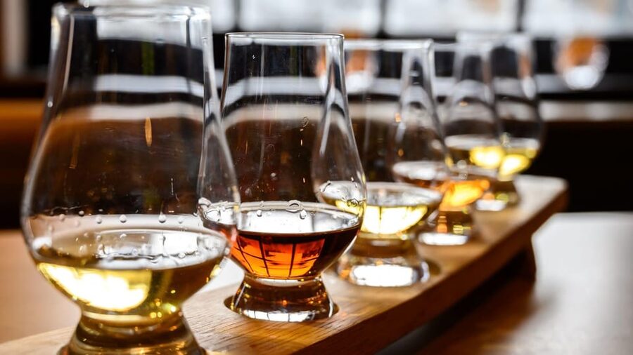 Glasgow: Stirling Castle, Loch Lomond Walk, and Whisky Tour - Is $108 good value?