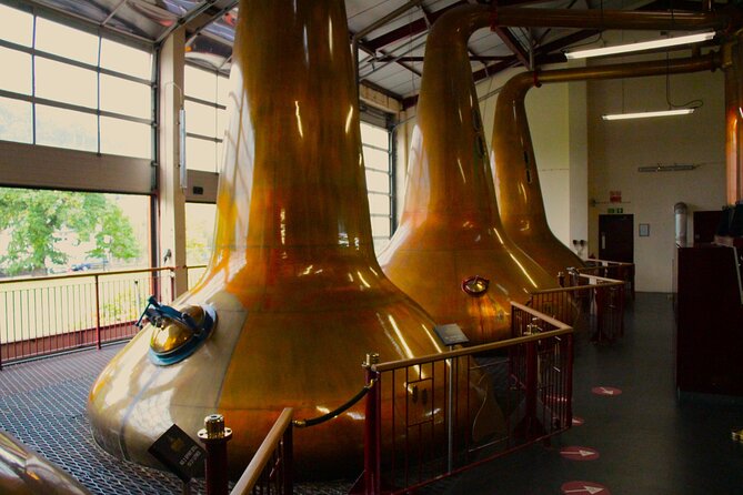 Guided Tour in Aberfeldy Distillery with Connoisseur Experience - The guide can make a real difference