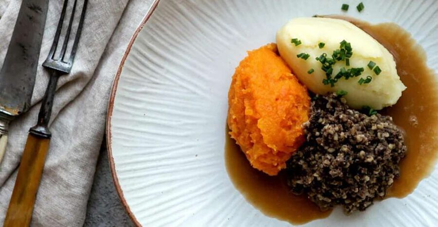 Haggis paired with whisky & gins in 56 North distillery! - What self-guided really means