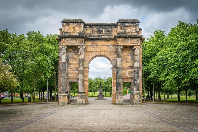 Half-Day Private Glasgow Must-Sees Tour - The Duke of Wellington and Glasgow’s sense of humor