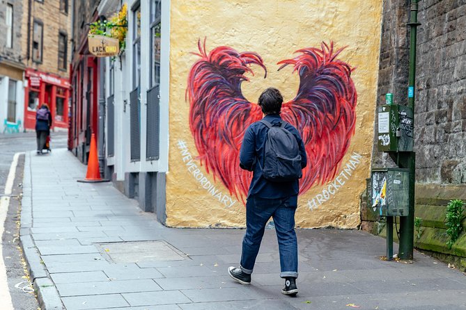 Highlights & Hidden Gems With Locals: Best of Edinburgh Private Tour - The Old Town closes and quiet corners