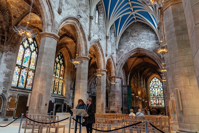 Highlights & Hidden Gems With Locals: Best of Edinburgh Private Tour - The University of Edinburgh and the city of ideas