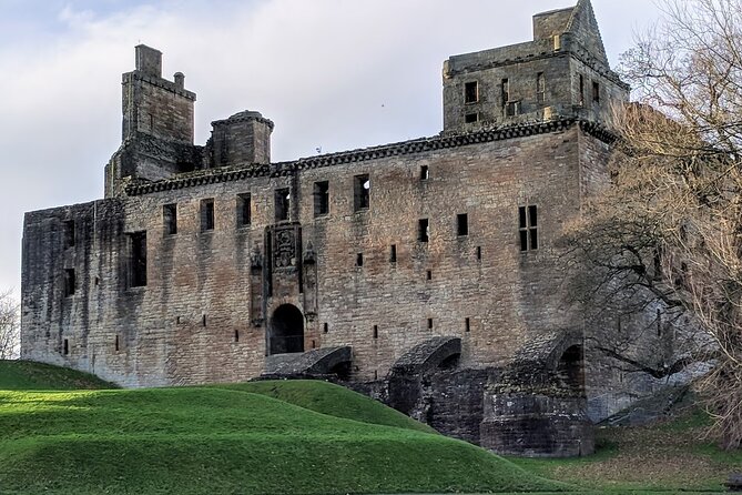 Iconic Outlander Locations Private Tour - Linlithgow Palace and the Wentworth Prison setting