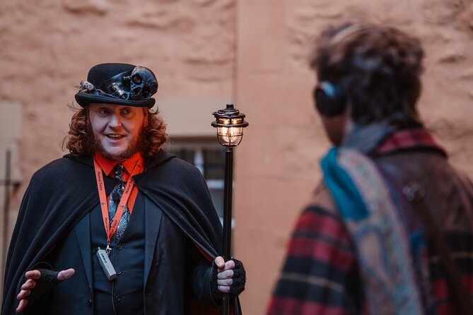 Immersive Old Town Ghost Walking Tour in Edinburgh - The Royal Mile looks pretty, but the closes tell another story