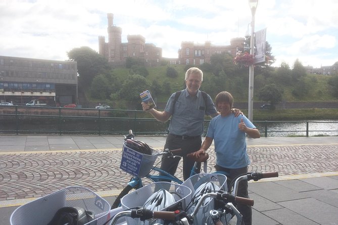 Inverness Bike Tour a 2 hours guided bike tour around the Waterways of Inverness - Riding beside the Caledonian Canal and its locks