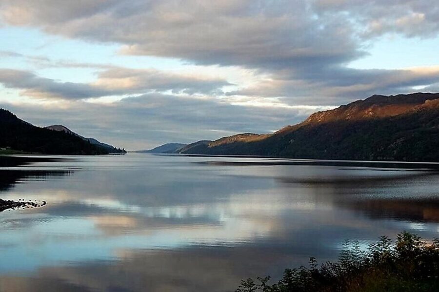 Inverness: Loch Ness Experience 1-Day Tour - Urquhart Castle above the loch