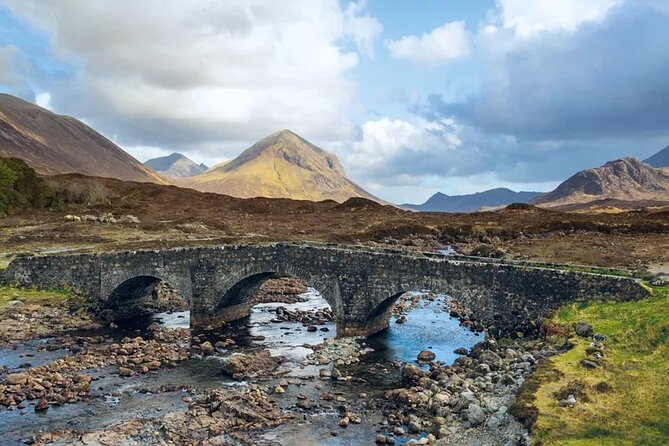 Isle of Skye Day Tour from Fort William - Jamie and John bring different strengths