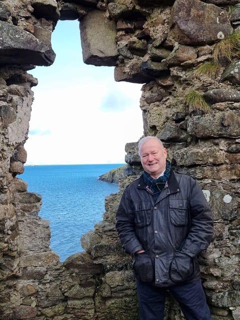Isle of Skye: Tour the highlights and hidden beauties. - Pipes, folklore, and a drink with a view