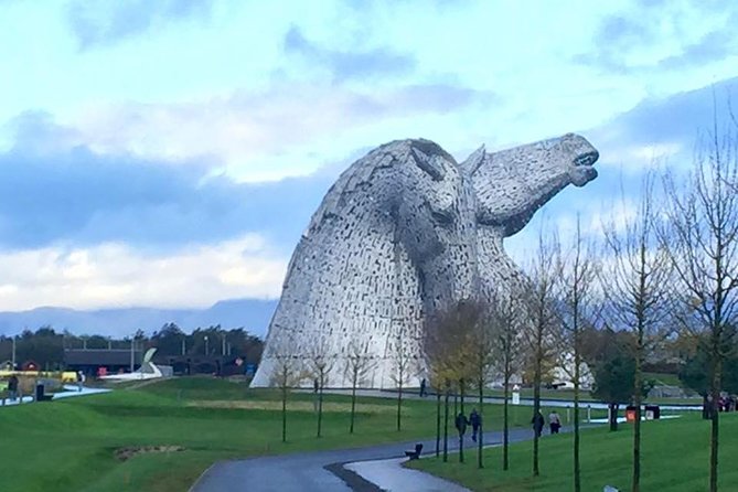 Kelpies and Falkirk Wheel Private Tour for 1 - 4 people from Greater Glasgow - Watching the Falkirk Wheel lift boats