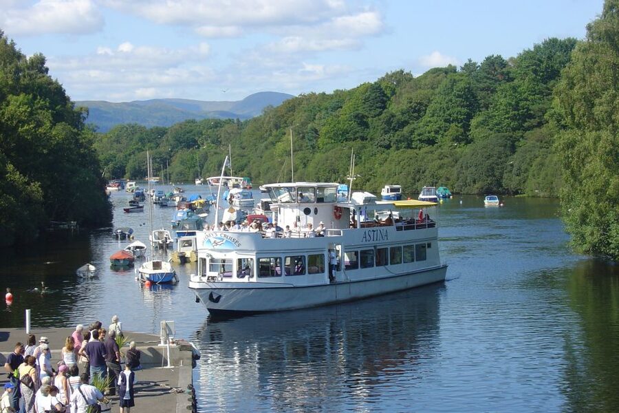 Loch Lomond, Highlands & Stirling Castle Tour from Edinburgh - The ride back: history, music and familiar landmarks