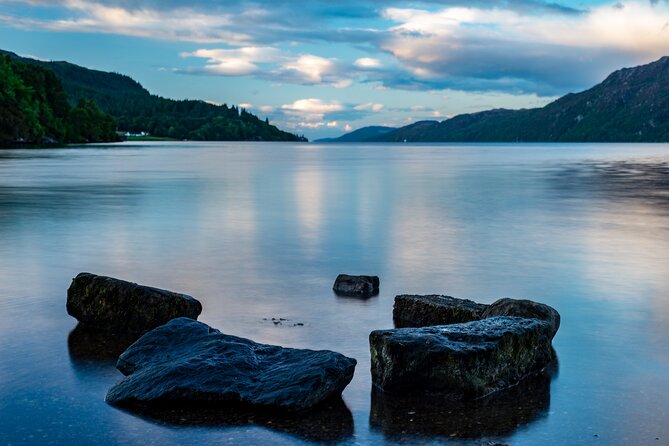 Loch Ness Experience Day Trip from Inverness - Lunch and canal watching in Fort Augustus