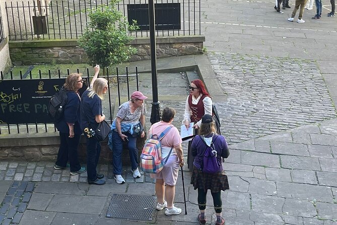 Magical Walking Tour in Edinburgh - St Giles’ Cathedral and the Royal Mile