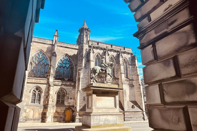Old Town Walking Tour - Greyfriars Kirkyard and the Covenant Legends