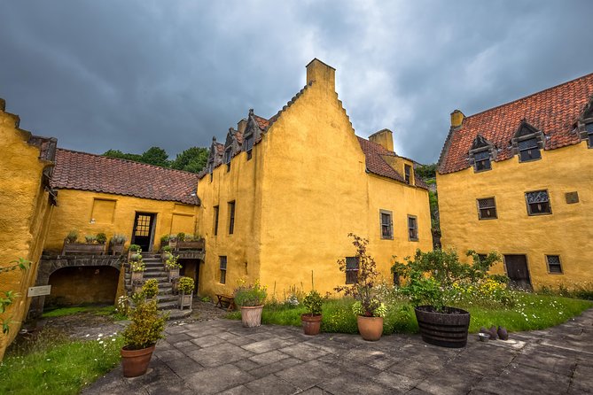 Outlander Film Locations Day Trip from Edinburgh - Culross, the village of Cranesmuir