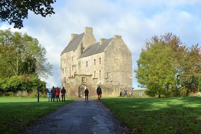 Outlander Film Locations Day Trip from Edinburgh - What the guide adds to the day
