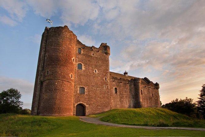 Outlander locations experience, Private Tour in a premium Minivan - Midhope Castle, Jamie’s Lallybroch home