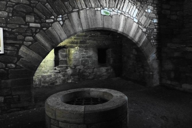 Outlander Tour - Midhope Castle, the Lallybroch stop