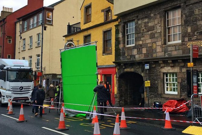 Outlander Walking Tour of Edinburgh's Old Town - The season-three location and Bakehouse Close
