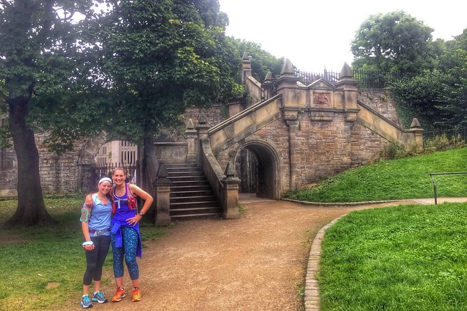 Panoramic Running Tour of Edinburgh - Holyroodhouse and Edinburgh’s darker stories