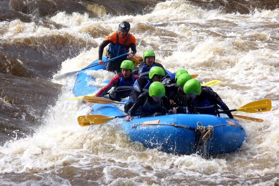 Pitlochry, Scotland: Summer White Water Rafting Tour - Seventy-five minutes of grade 3 and 4 rapids