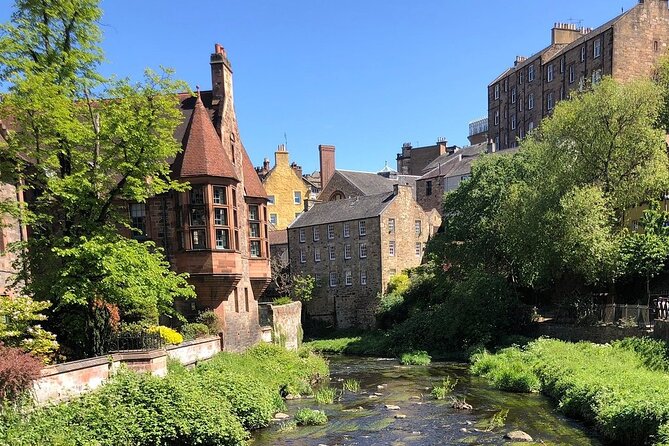 Private 4 Hour Tour of Edinburgh in a Spacious 6-seater Mercedes - Old Town, the Royal Mile, and Edinburgh Castle