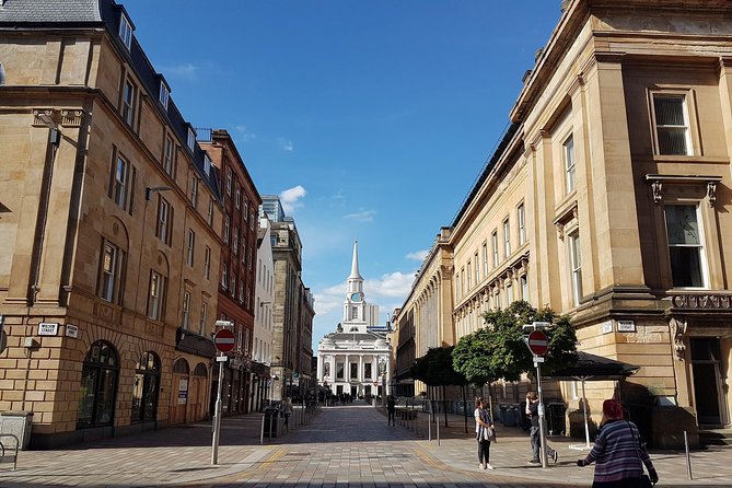 Private Glasgow Arrival Transfer - Airport to Hotel / Accommodation - The Drive Into Central Glasgow