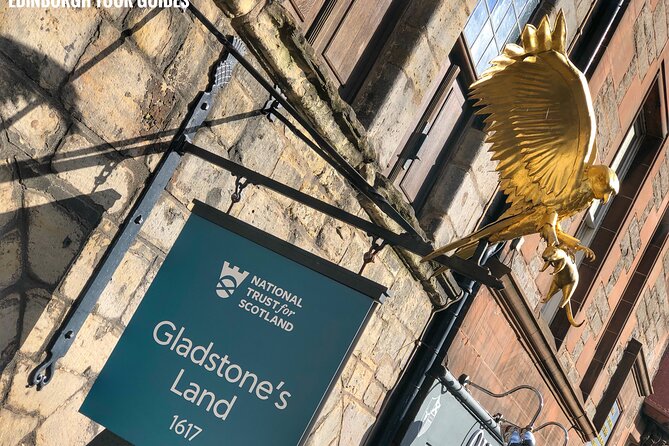 Private Old Town, Edinburgh Walking Tour - Canongate Kirk and Its Burial Ground