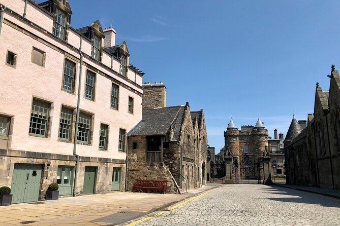 Private Old Town, Edinburgh Walking Tour - Bakehouse Close and Edinburgh’s Film Connections
