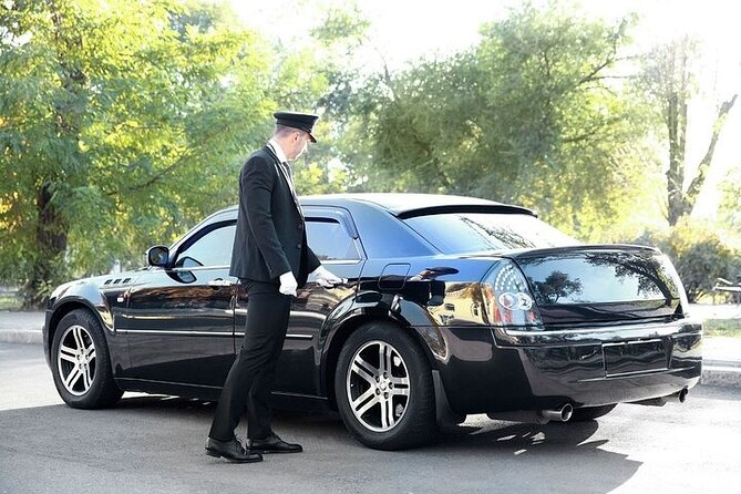 Private One way Transfer Edinburgh Airport to Edinburgh - The first 35 minutes of your Edinburgh visit