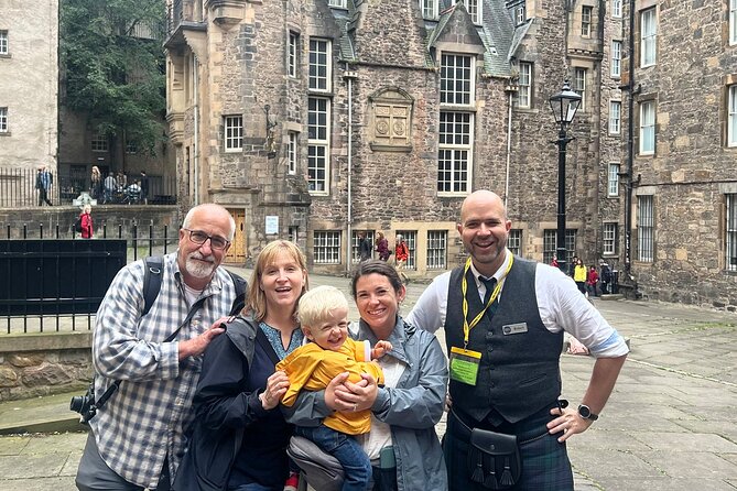 Private Royal Mile walking tour - Discover the history of our most famous street - Walking Edinburgh’s spine from Holyroodhouse