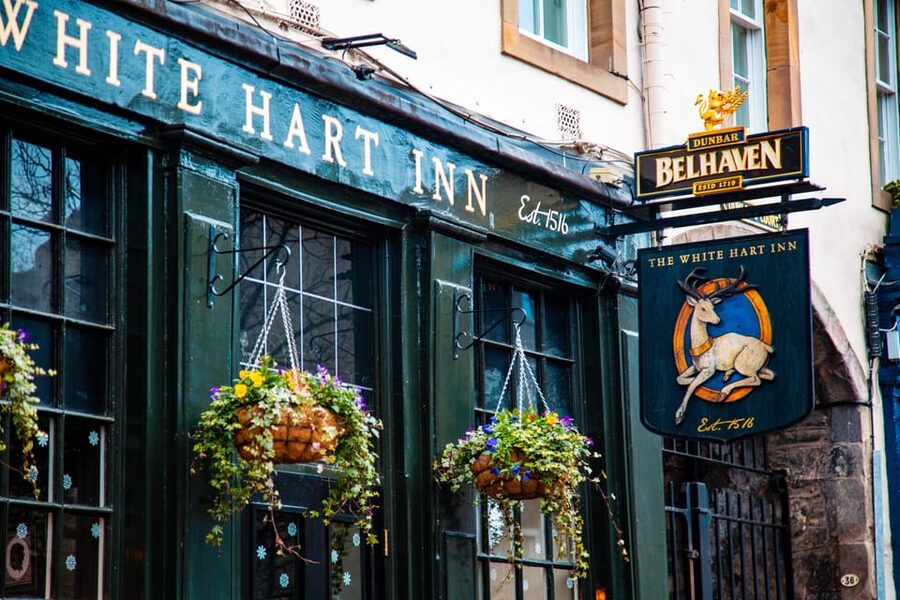 Private tour: discover the city which inspired Harry Potter - Victoria Street and the Shape of Diagon Alley