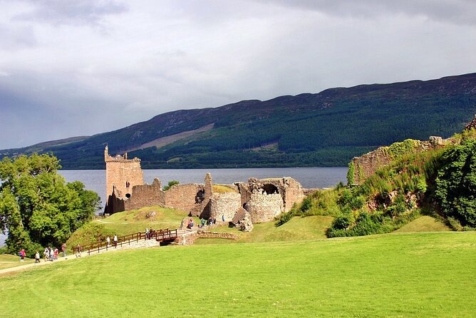 Private Tour to Loch Ness Culloden Battlefield Clava and Cawdor - Urquhart Castle gives the loch its best historic viewpoint
