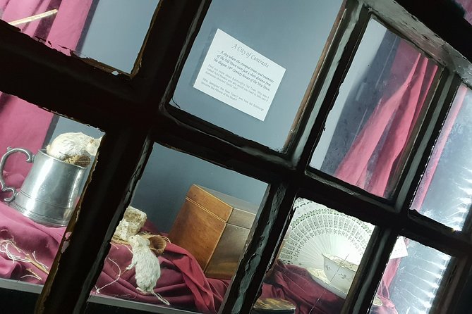 Public guided tour of Edinburgh at a minimum price - in French - Why this Old Town and New Town pairing works