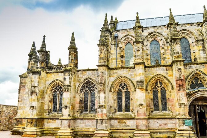 Rosslyn Chapel, Dunfermline Abbey and Stirling Castle Day Tour - Two hours inside Stirling Castle