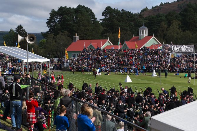 Round-Trip Transportation to the Braemar Highland Games from Edinburgh - Is this suitable for children and older visitors?