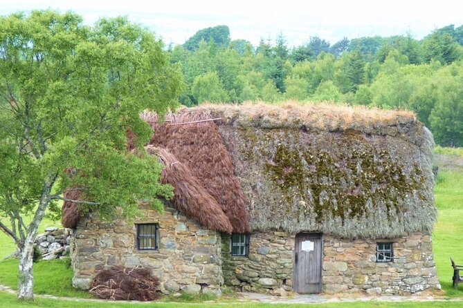 Secret Loch Ness, Inverness Castle visit, Culloden, Clava Cairns - Inverness Castle Experience and the three-hour choice