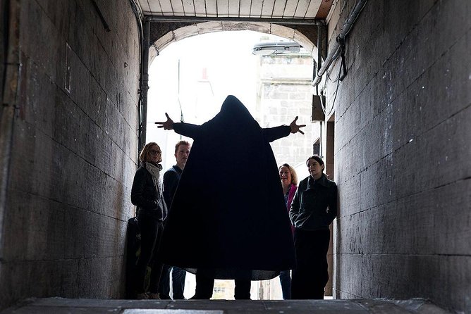 Small Group Ghost Tour incl. Underground Vaults & free drink in Megget's Cellar - Entering the Blair Street Underground Vaults