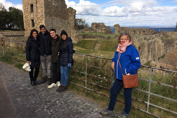 St Andrews Must-Sees Daily Walking Tour (11am & 2pm) - Group size, pace, and comfort