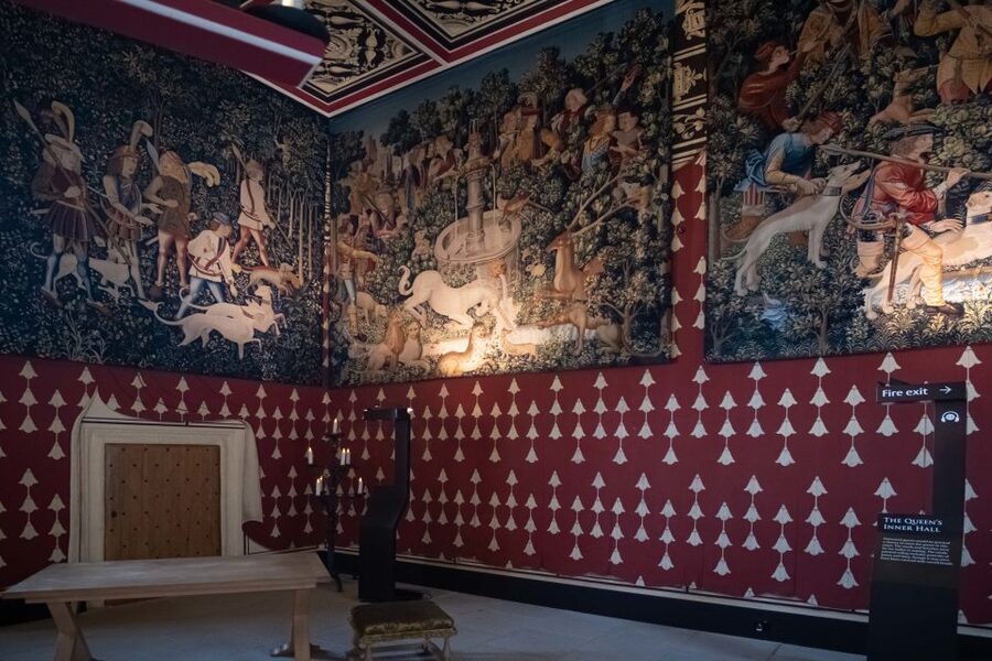 Stirling Castle: Skip-the-Line Guided Tour in Spanish - The Great Hall Brings Court Life Into Focus