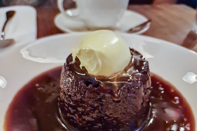 Tailored Premium Edinburgh Food Tour with Highest Quality Dishes - The Old Town route, with food between the landmarks