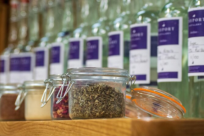 Tayport Distillery Tour & Tastings - A hands-on souvenir and a relaxed gift shop