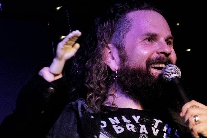 The Comedy Lock-In - The tone: Scottish humor, crowd interaction, and variety