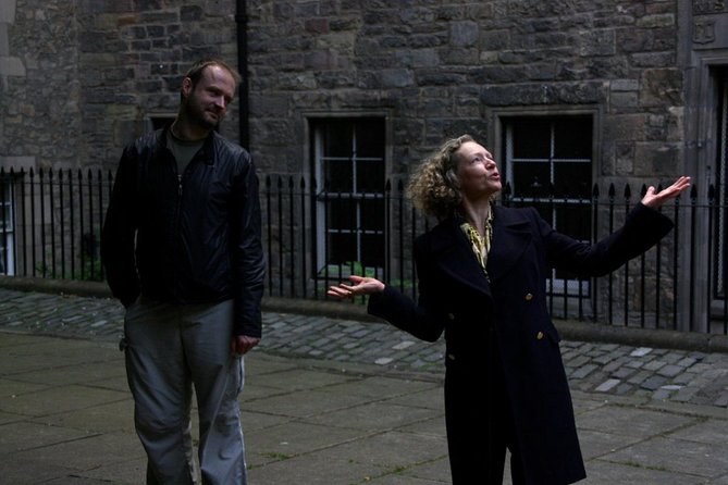 The Edinburgh Literary Pub Tour - The pub stops are part of the mood, not a full pub crawl